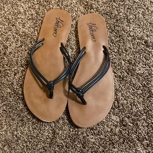 Women’s Volcom Flip Flops size 7.5